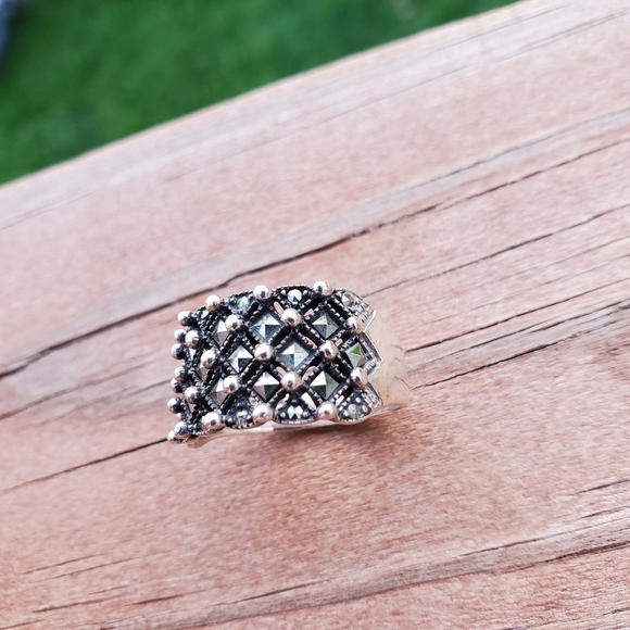Vintage Marcasite Sterling Silver Ring (Size 7 1/2) - Picture 9 of 11